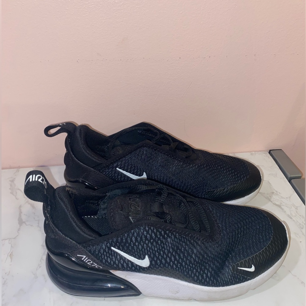 Young Girls Nike Air 270 (3Y)